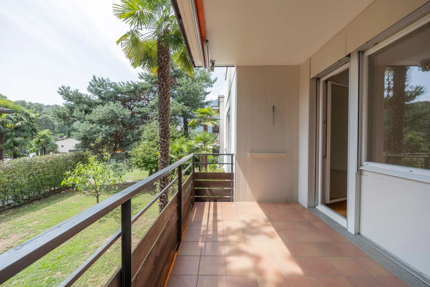 4.5-room apartment in the green with swimming pool - Photo 1 of 24