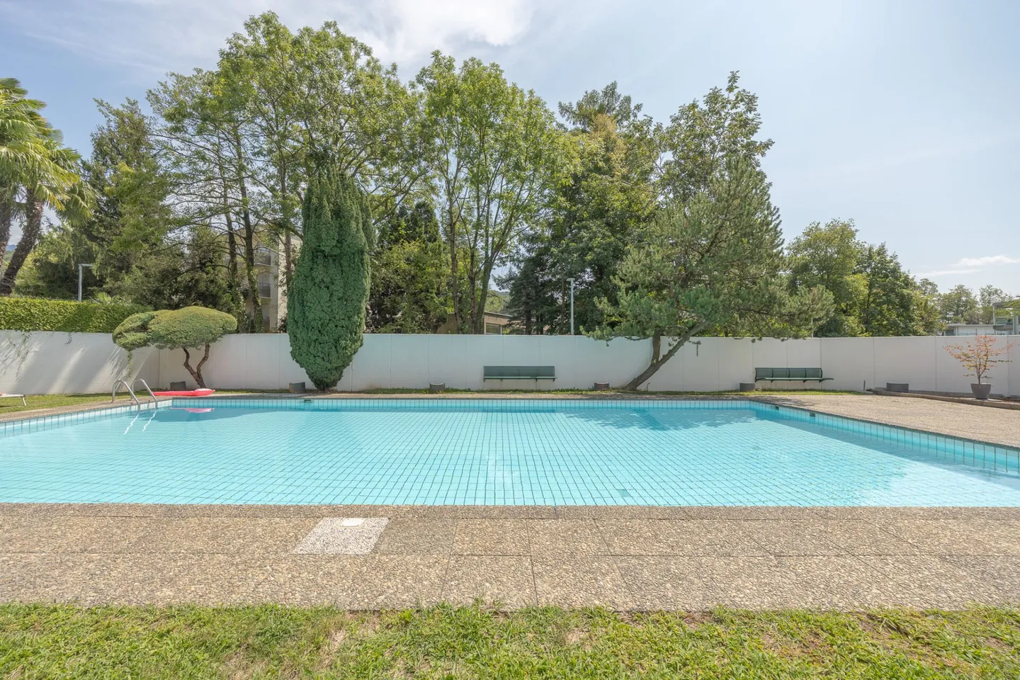 4.5-room apartment in the green with swimming pool - Photo 4 of 24