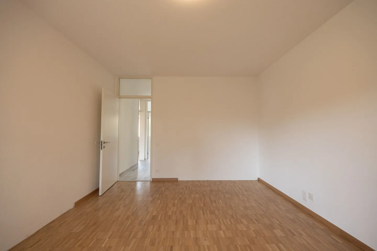 4.5-room apartment in the green with swimming pool - Photo 10 of 24