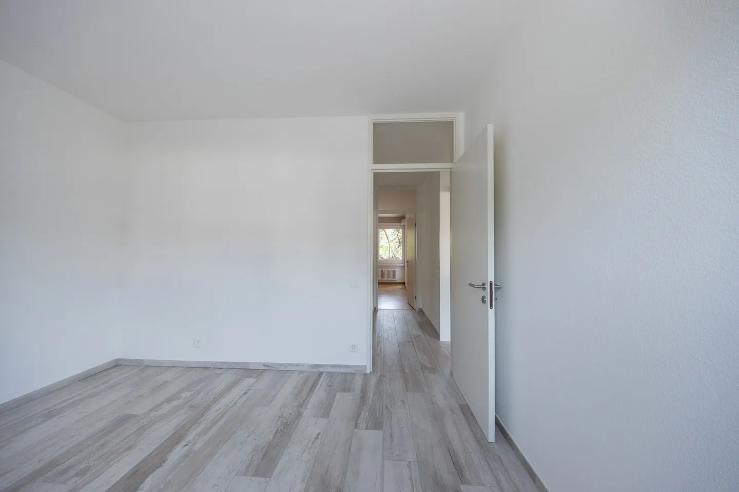 4.5-room apartment in the green with swimming pool - Photo 13 of 24