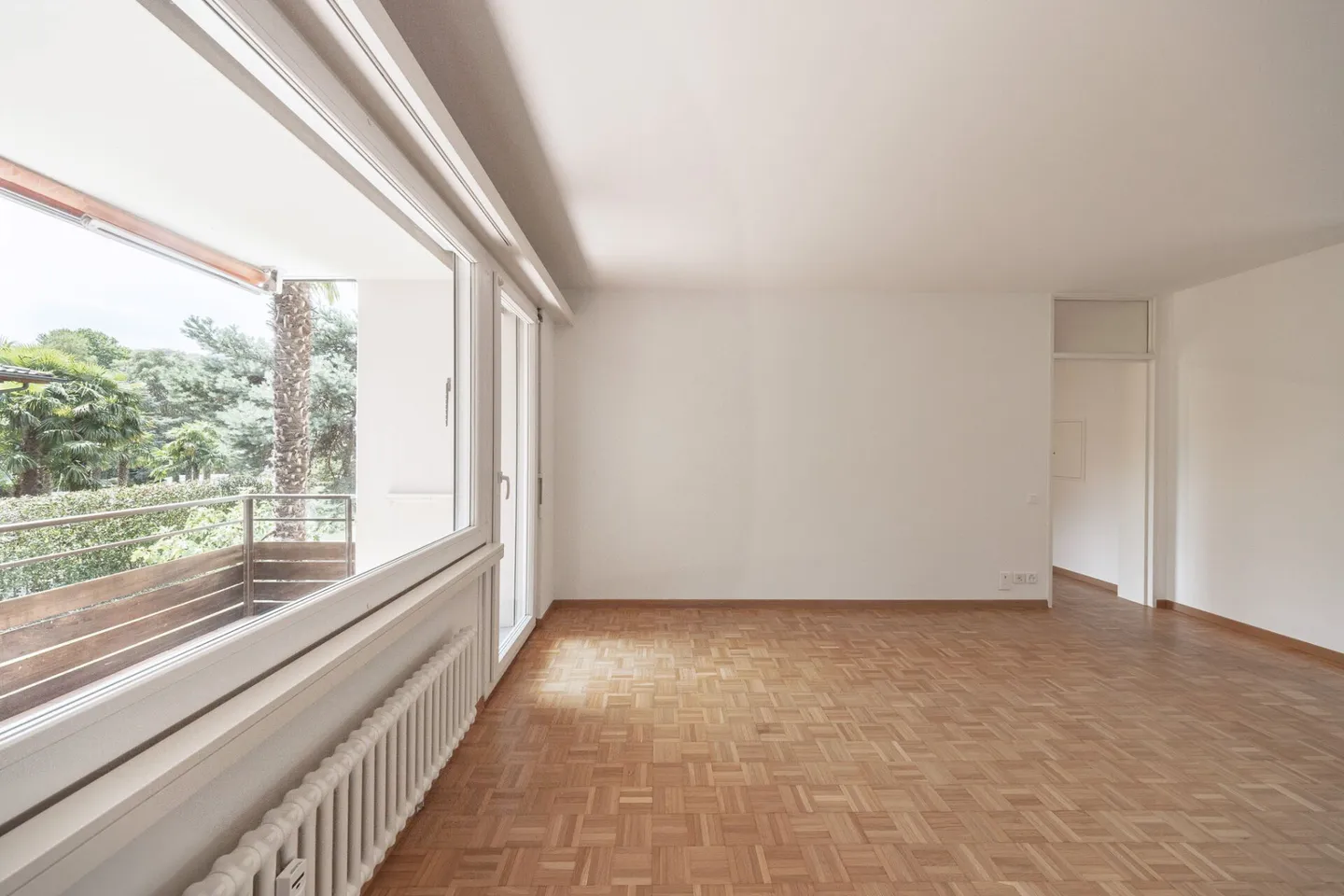 4.5-room apartment in the green with swimming pool - Photo 2 of 24