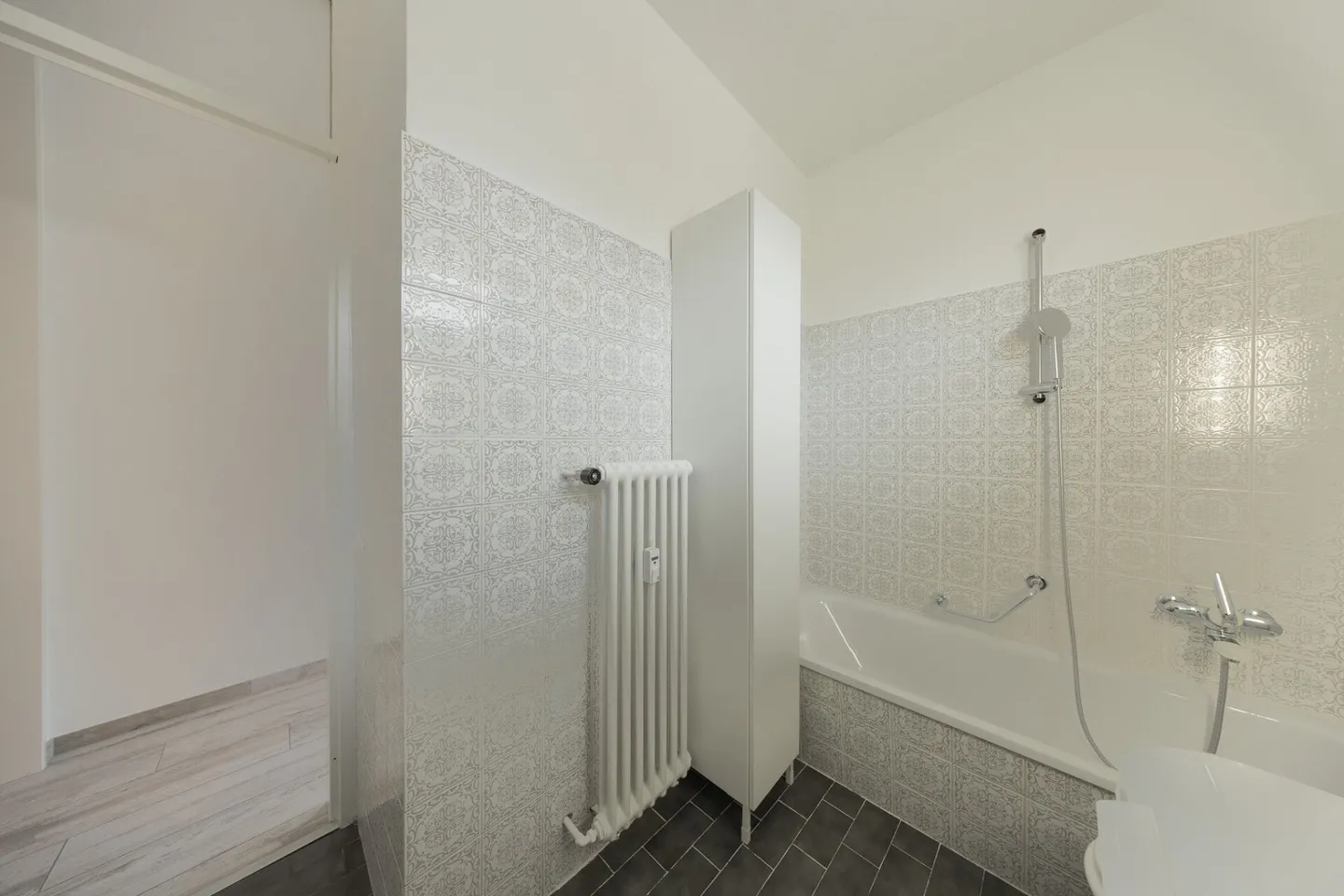 4.5-room apartment in the green with swimming pool - Photo 15 of 24