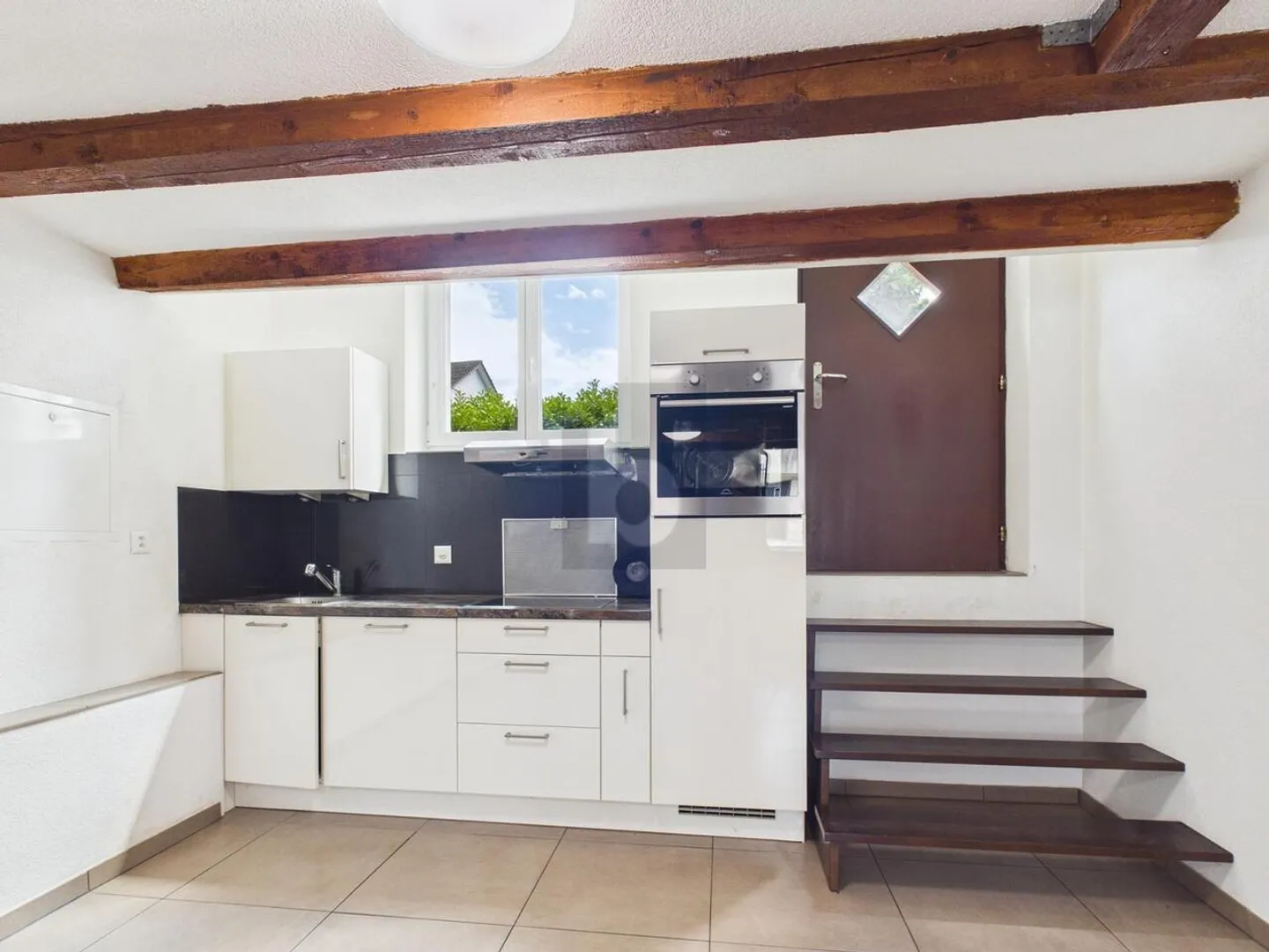Charming Maisonette with Garden - Photo 2 of 6