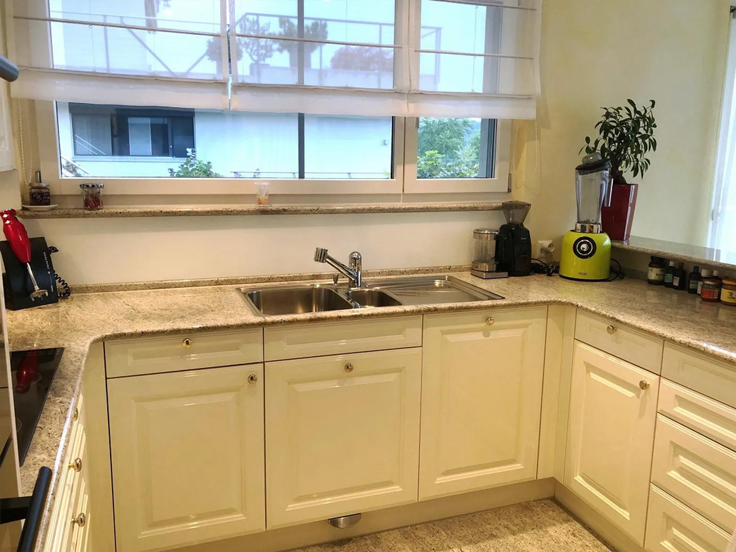 Living spaces with a magnificent view! - Photo 5 of 16