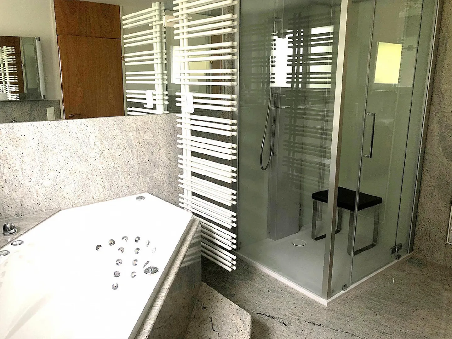 Living spaces with a magnificent view! - Photo 8 of 16