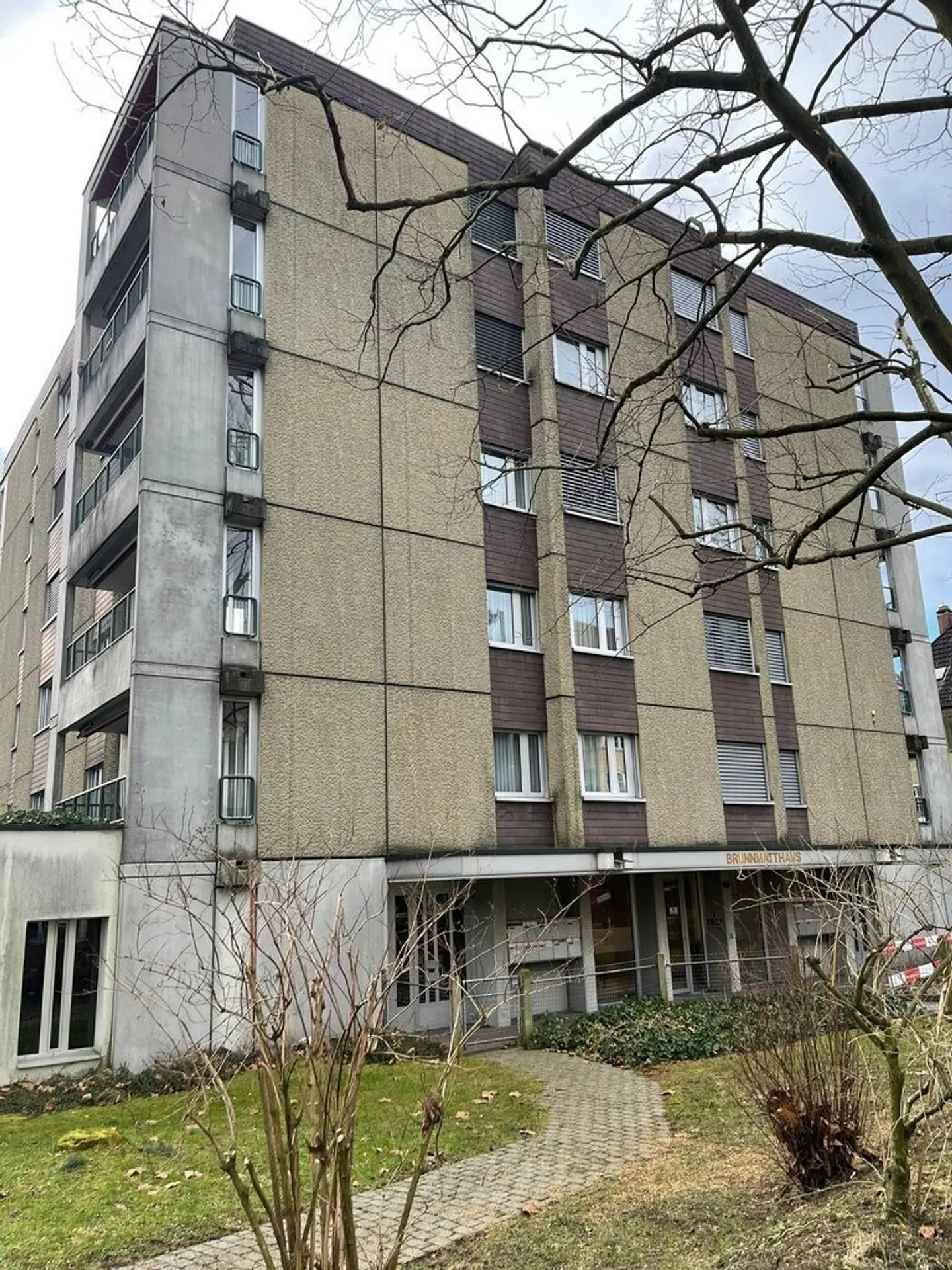 Aussenparkplatz in Kriens - Foto 2 von 2