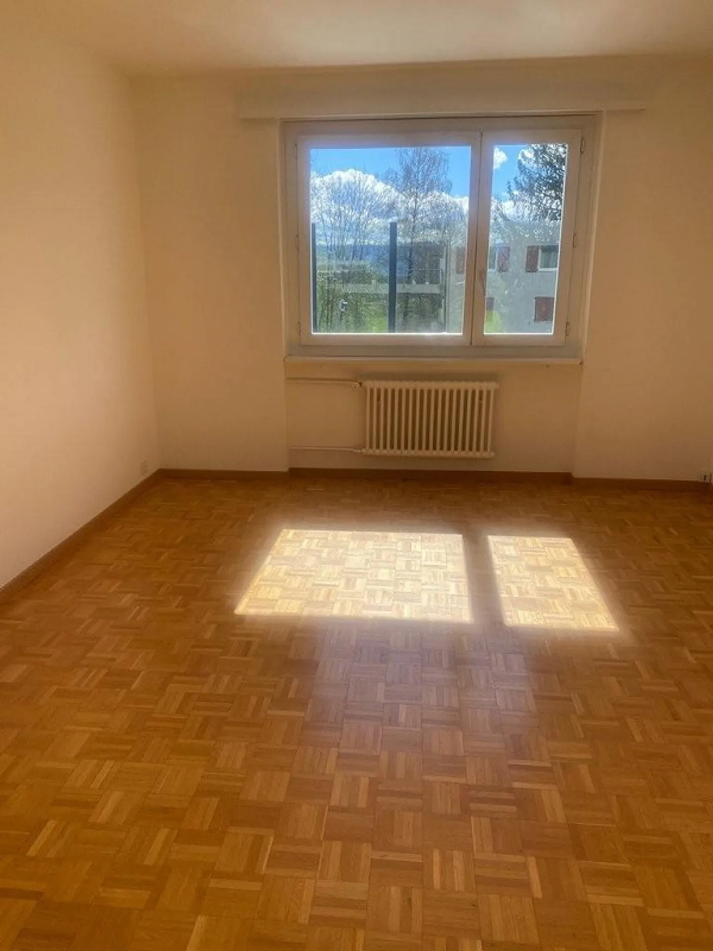 Helles Apartment mit Balkon - Foto 5 von 7