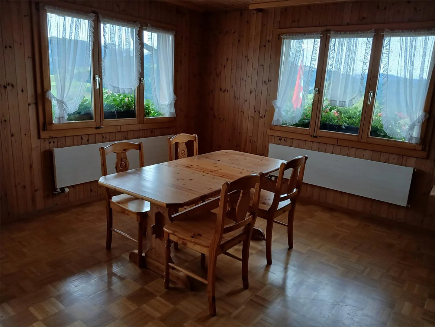 5-Zi. Ferien - Wohnung  auf 1027 M. mit Bergblick über dem Nebelmeer - Foto 5 von 16