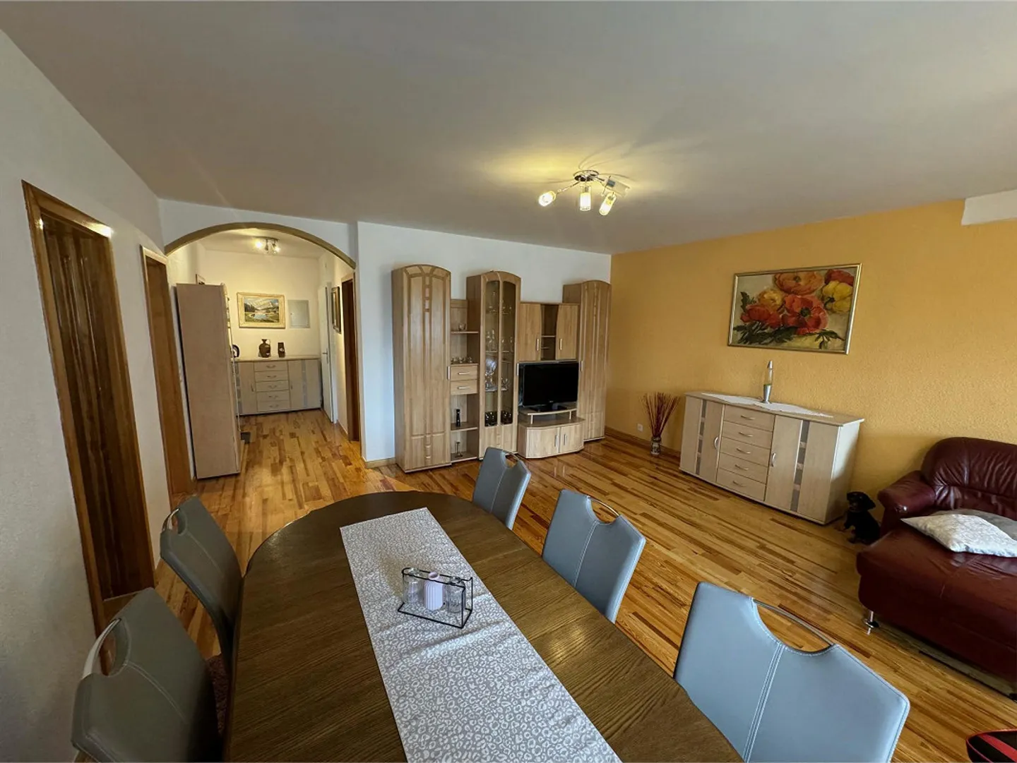 Charming 3.5-room apartment in Vulpera with stunning views - Photo 3 of 7