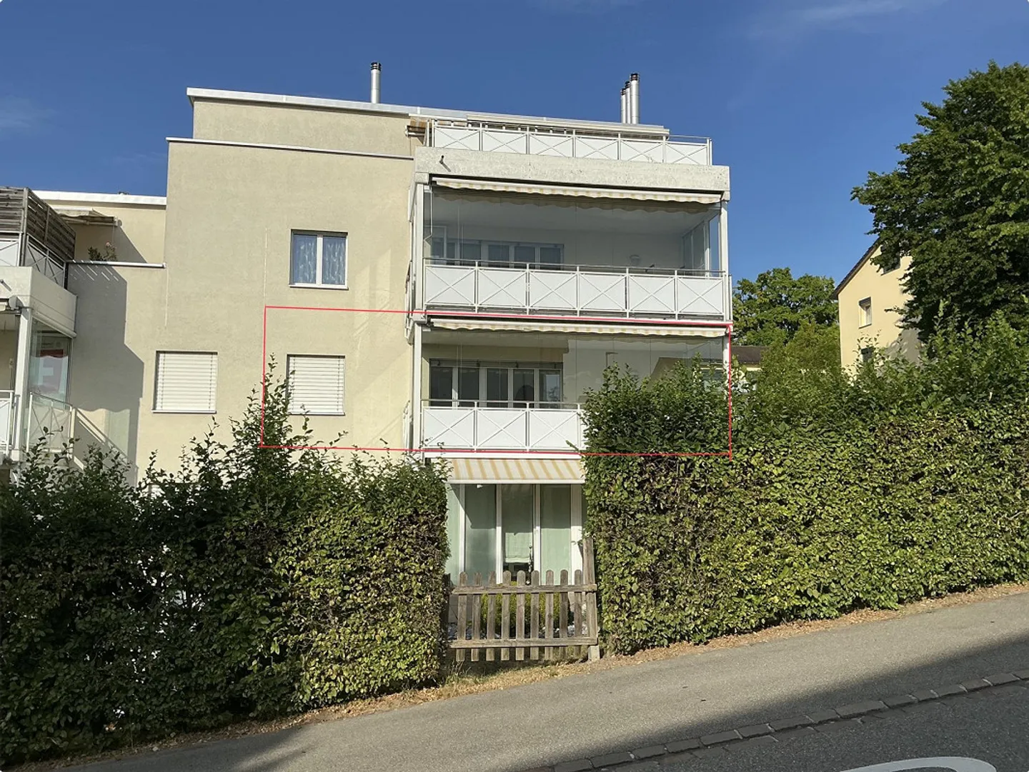 Luminoso appartamento di 4,5 stanze con balcone di 15 m² con vetratura - Foto 1 di 11