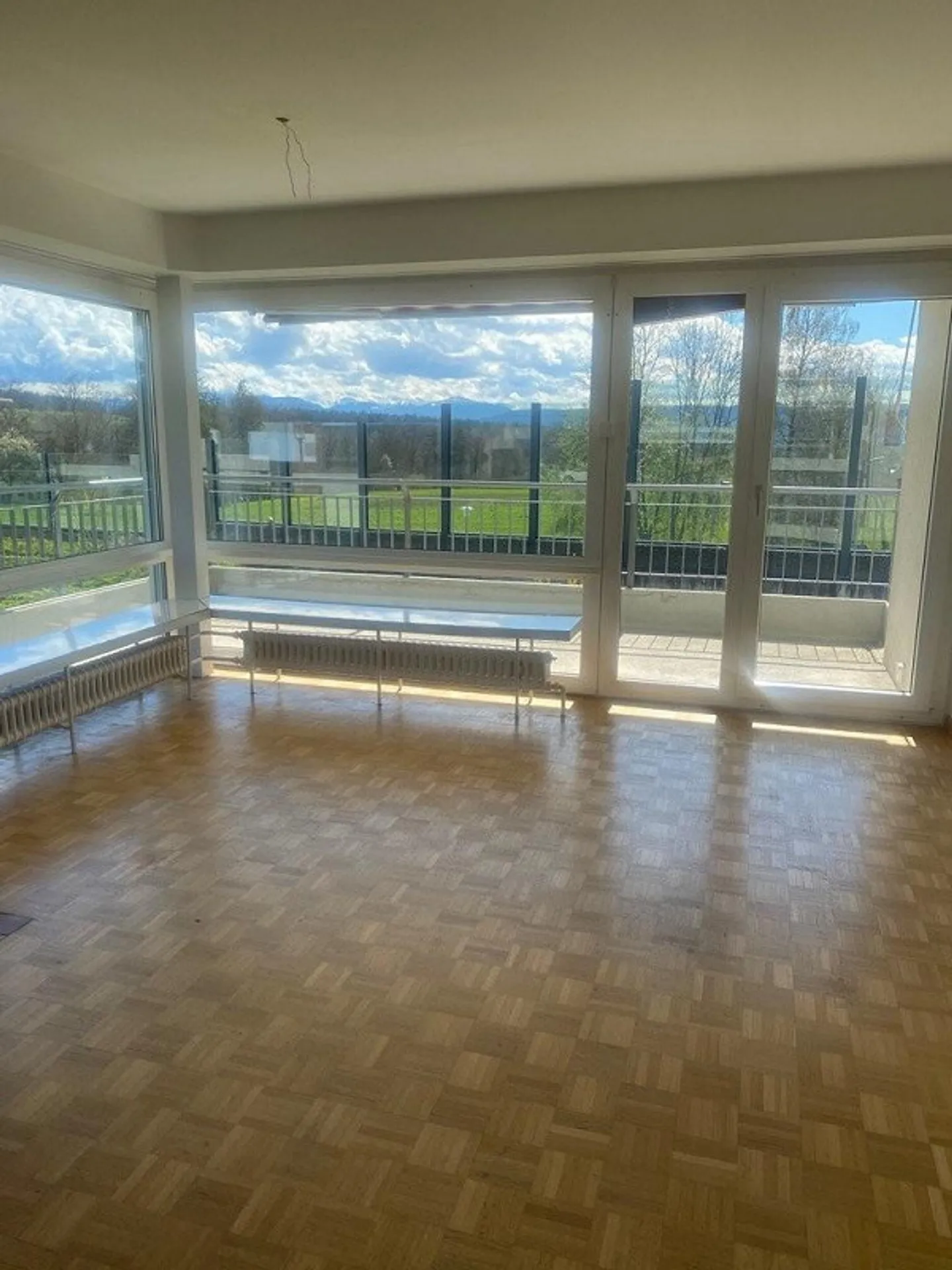 Helles Apartment mit Balkon - Foto 6 von 7
