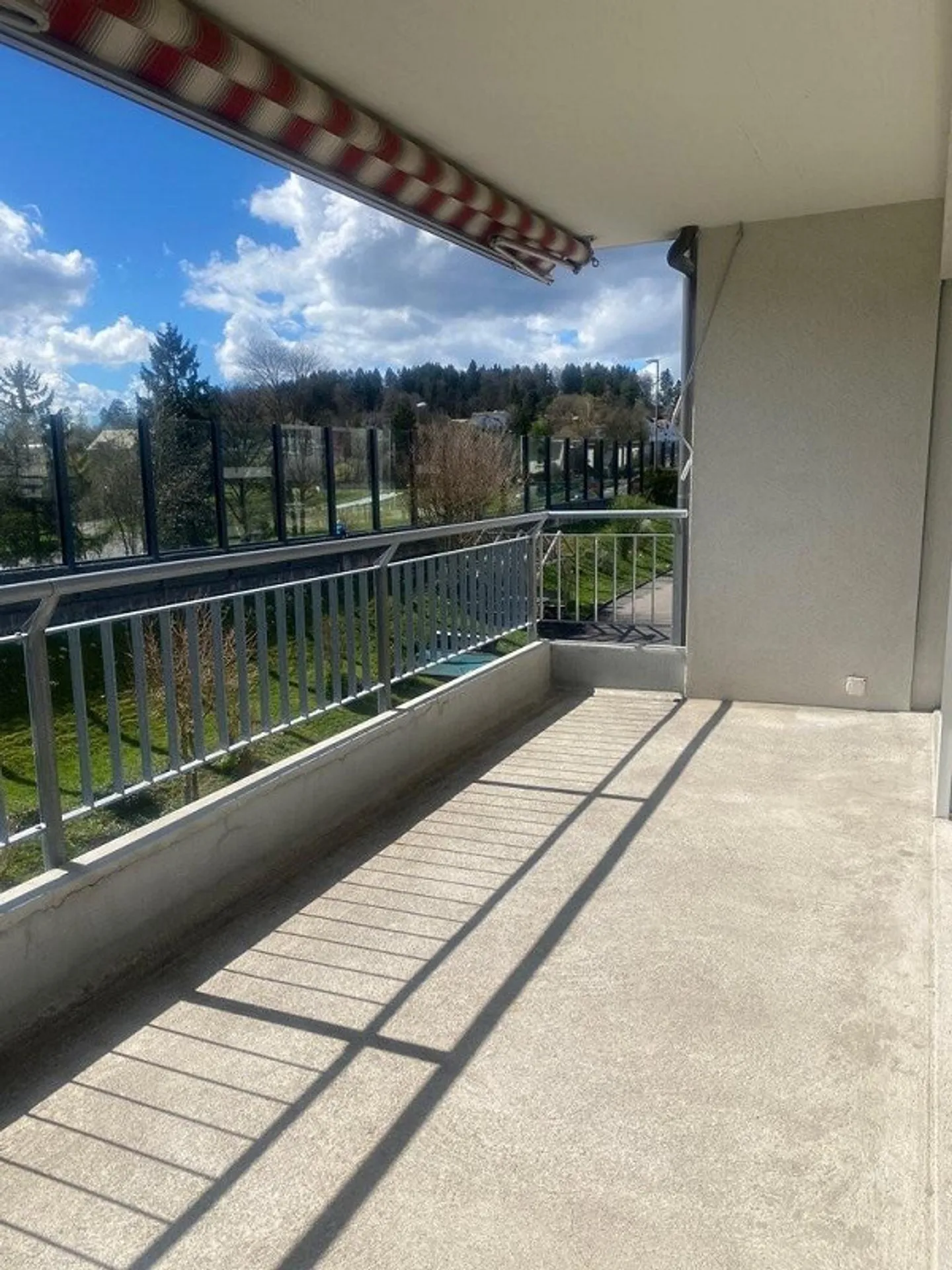 Helles Apartment mit Balkon - Foto 7 von 7