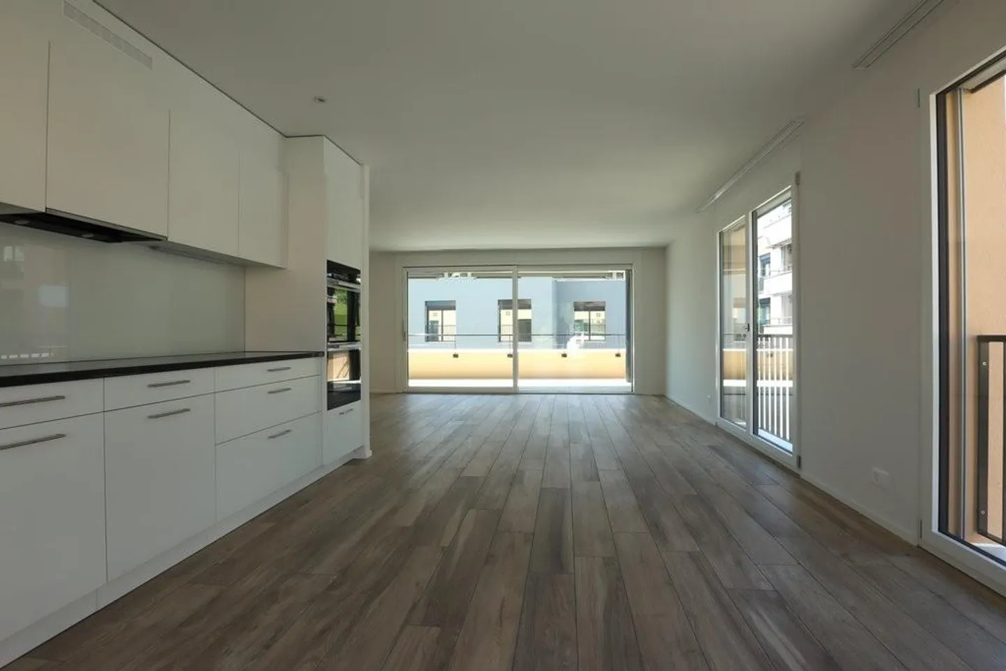 Vivere moderno in una posizione tranquilla con lavanderia privata - Foto 2 di 9
