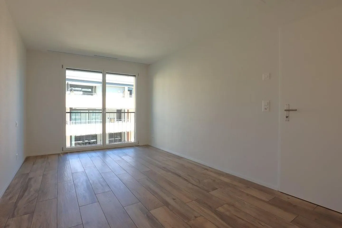 Vivere moderno in una posizione tranquilla con lavanderia privata - Foto 5 di 9