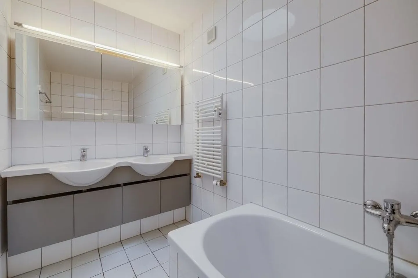 Penthouse au-dessus des toits de Bâle - Photo 4 sur 11