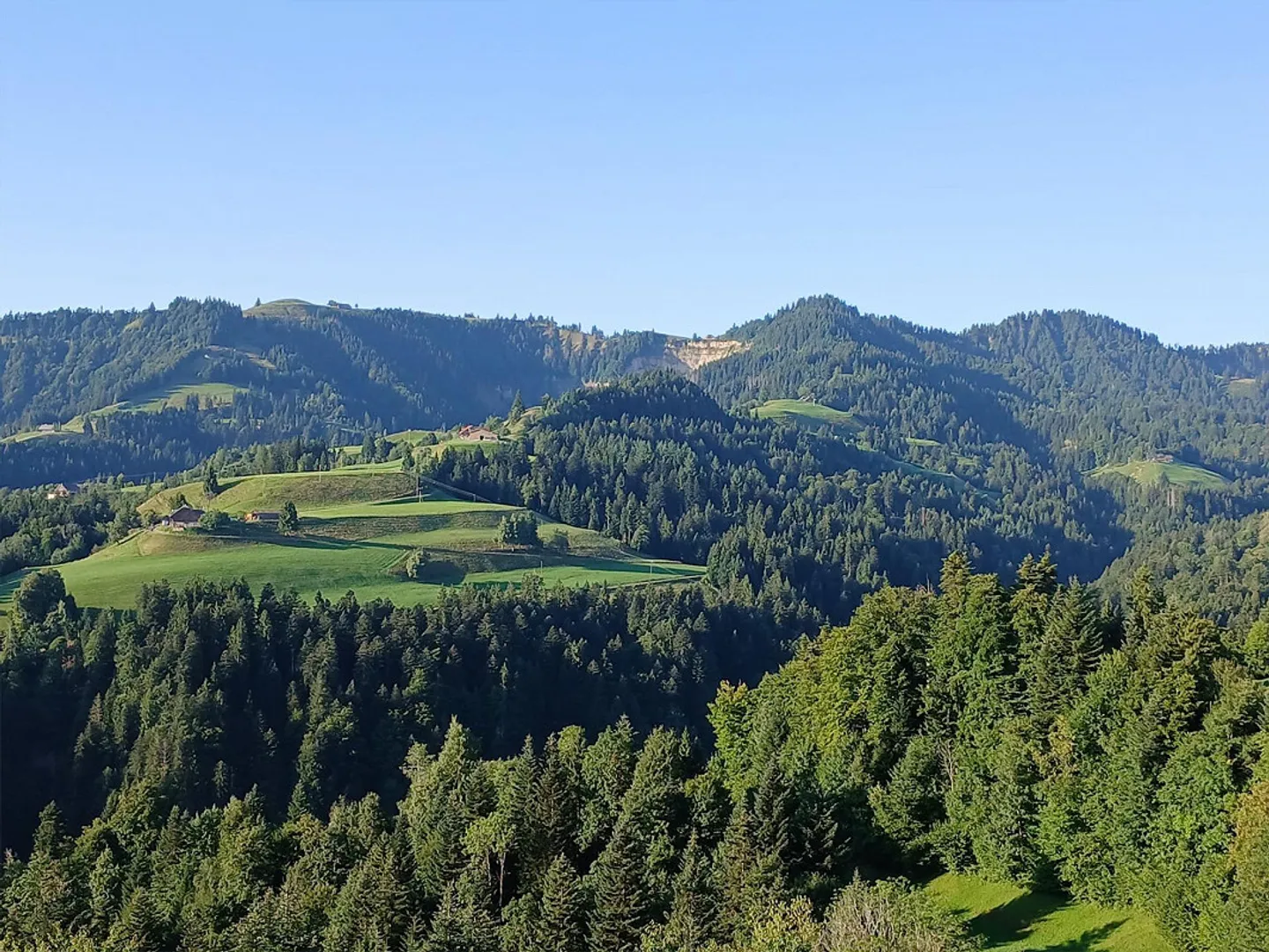 5-Zi. Ferien - Wohnung  auf 1027 M. mit Bergblick über dem Nebelmeer - Foto 12 von 16