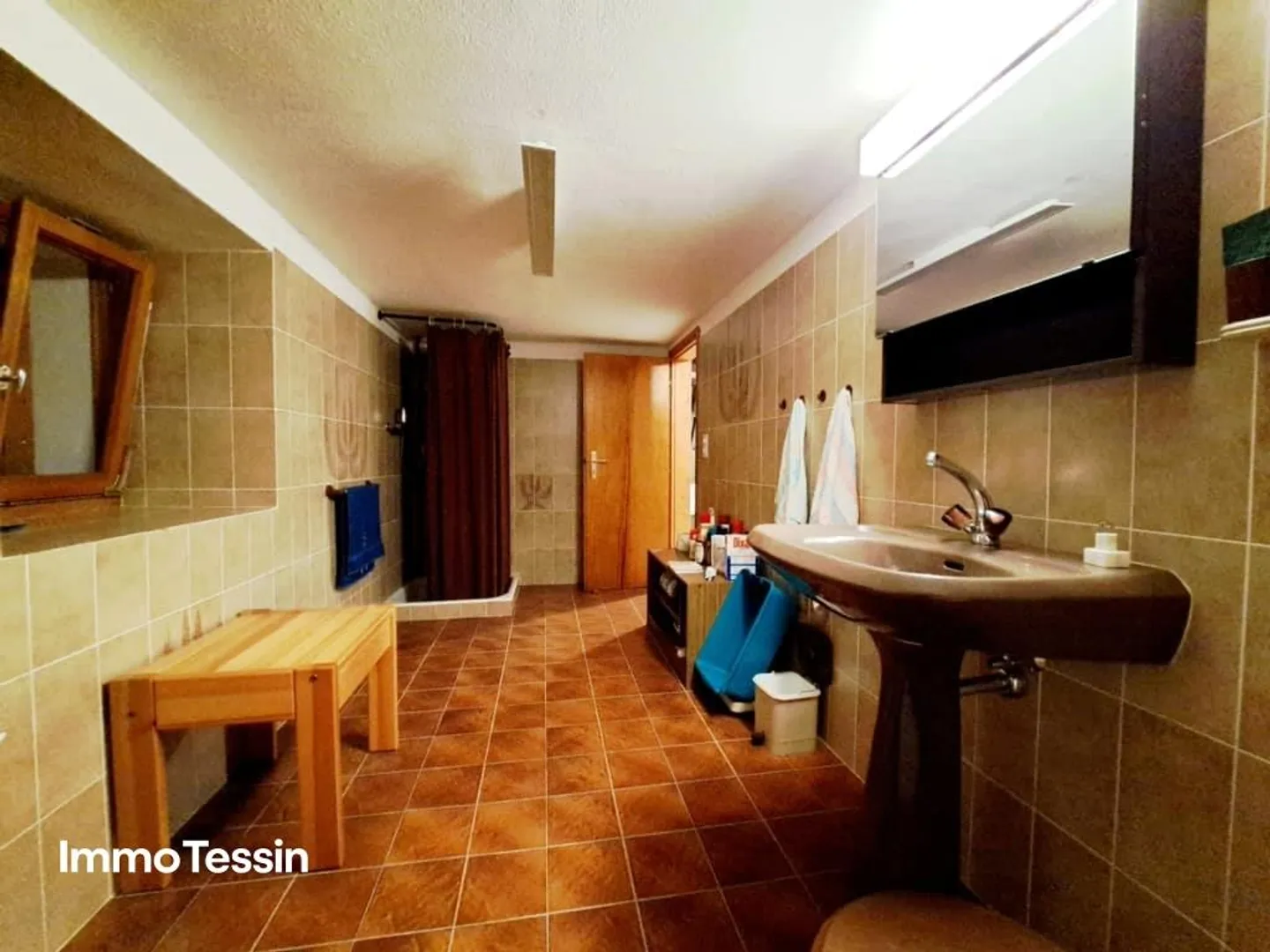 Large Rustic House in a Secluded Location, Embedded in a Forest Clearing - Photo 13 of 13