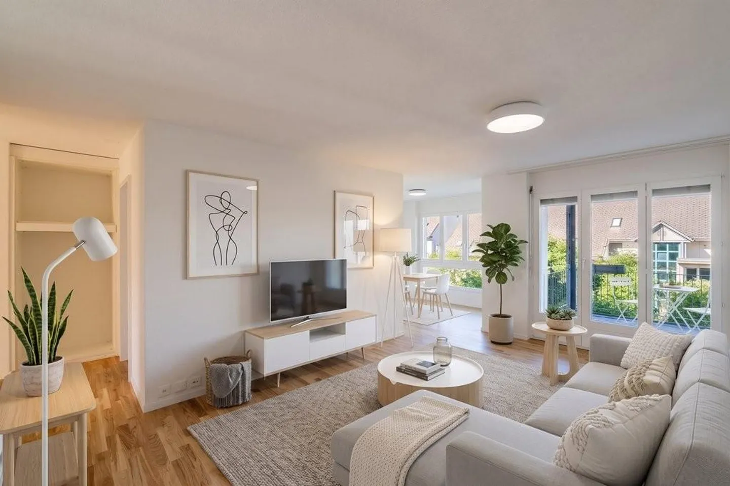 Appartamento ristrutturato attraente in una zona residenziale adatta ai bambini - Foto 4 di 12