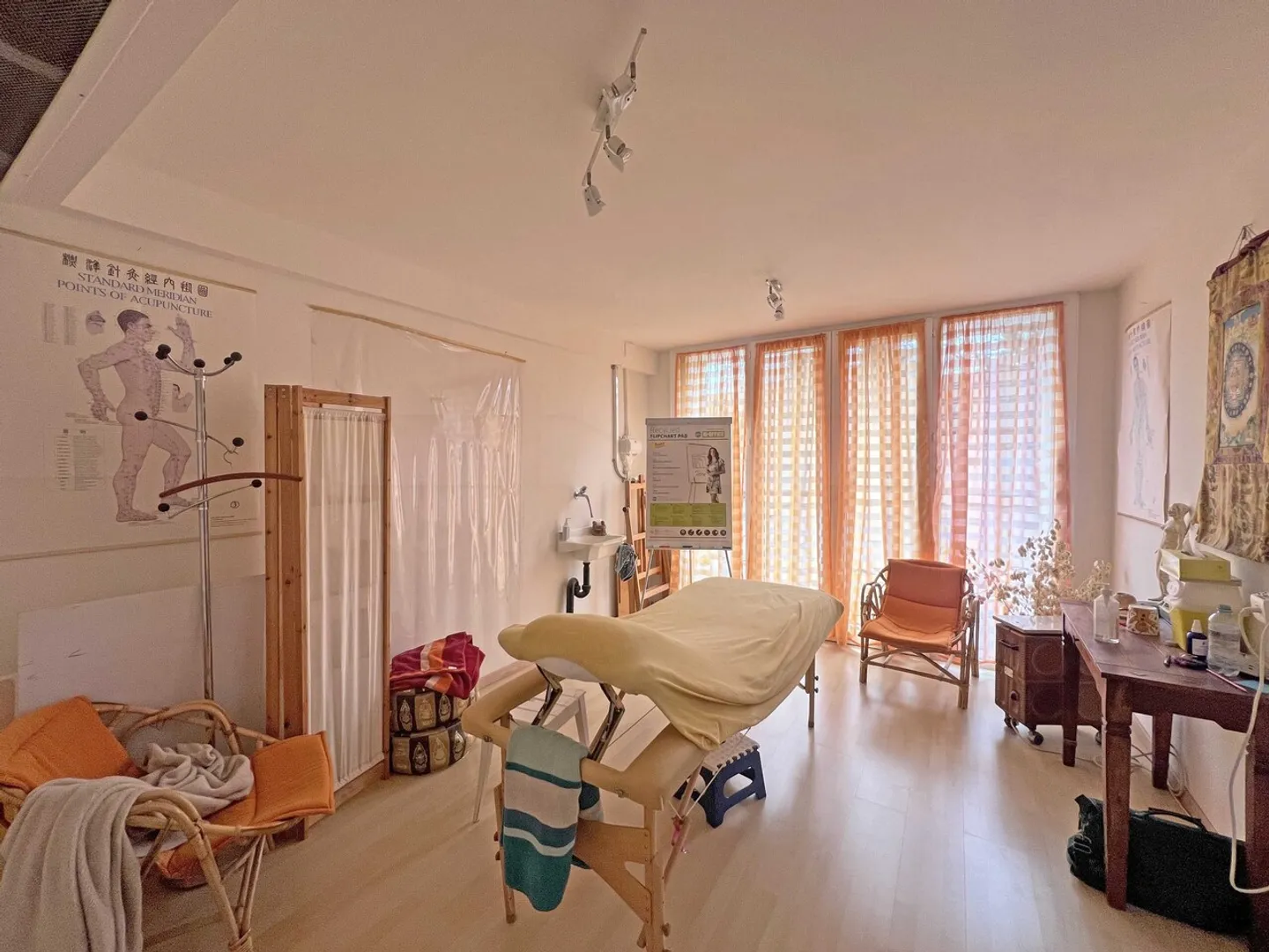 Individual villa with the possibility of creating 2 independent housing units - Photo 2 of 13