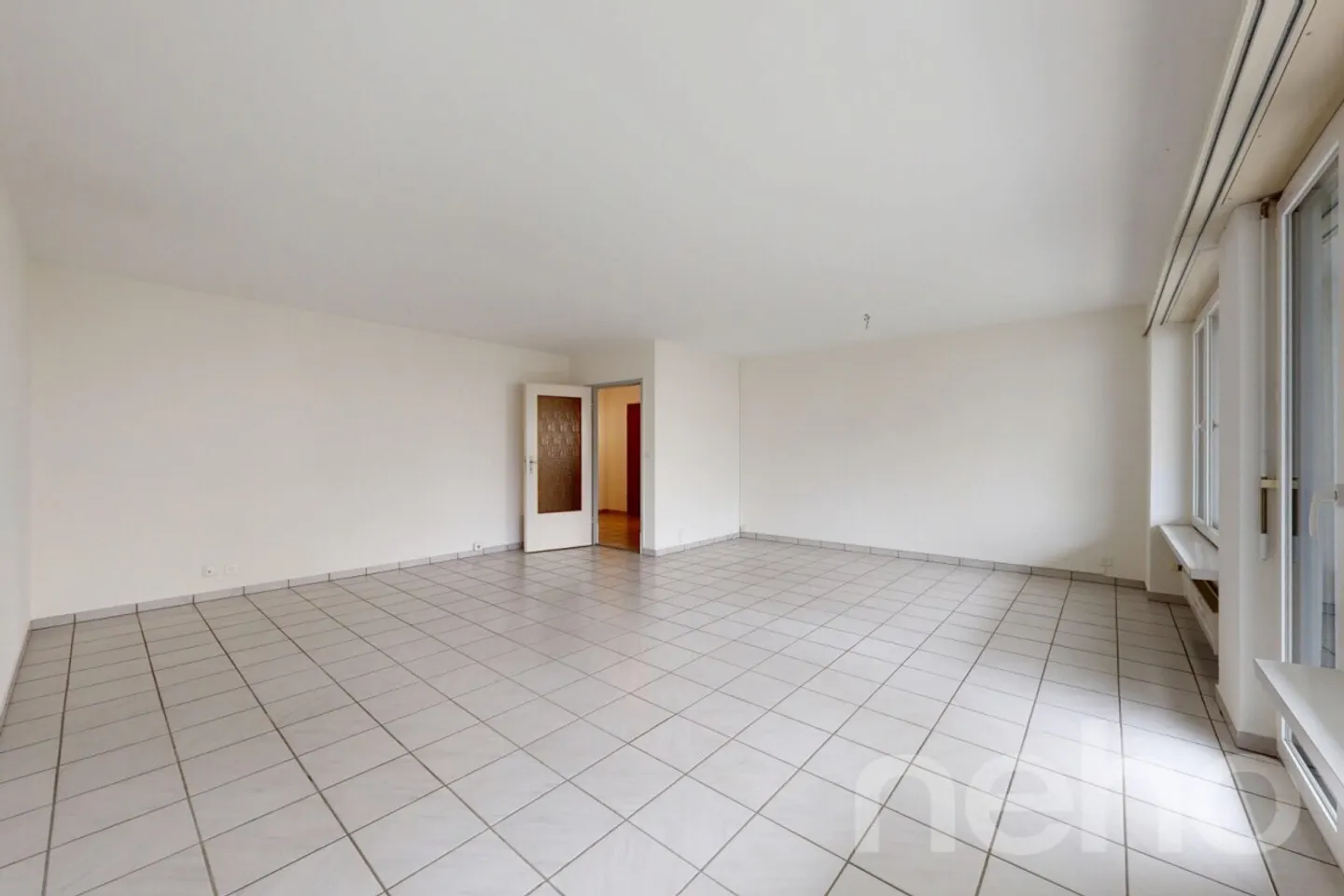 Spacious 4.5-Room Apartment - Photo 3 of 12