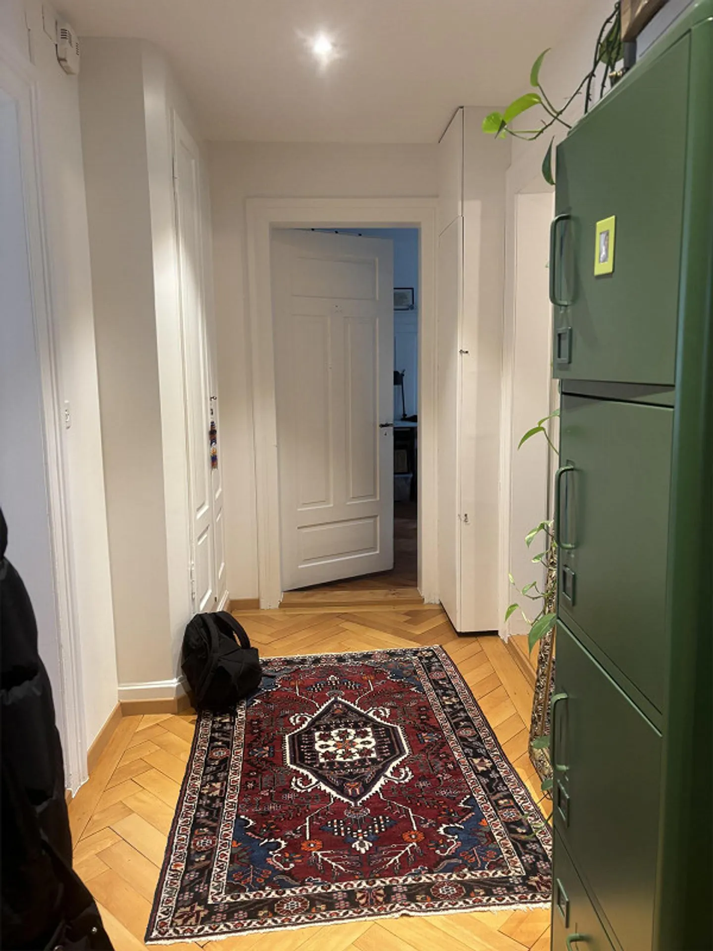 Appartamento tranquillo di 4 stanze al confine con la città vecchia - Foto 2 di 8