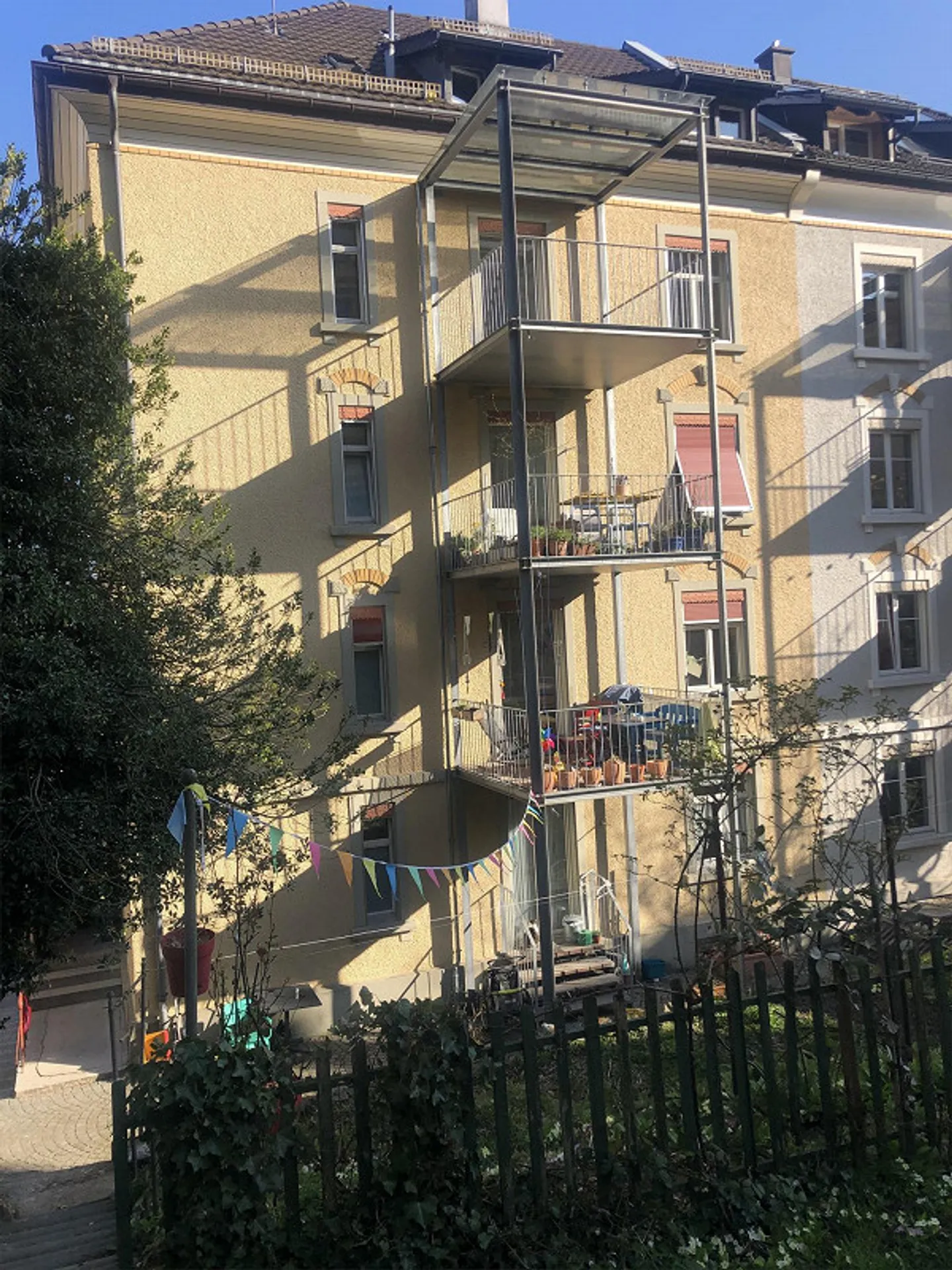 Appartamento tranquillo di 4 stanze al confine con la città vecchia - Foto 7 di 8