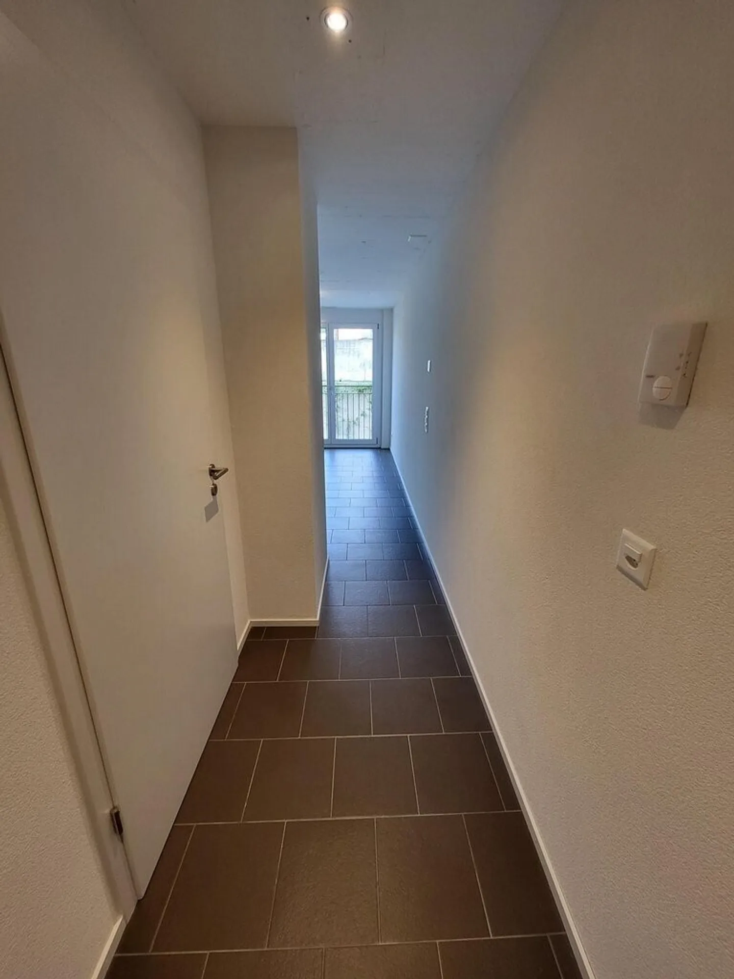 To seize! Your studio just steps from the Fribourg train station! - Photo 2 of 5