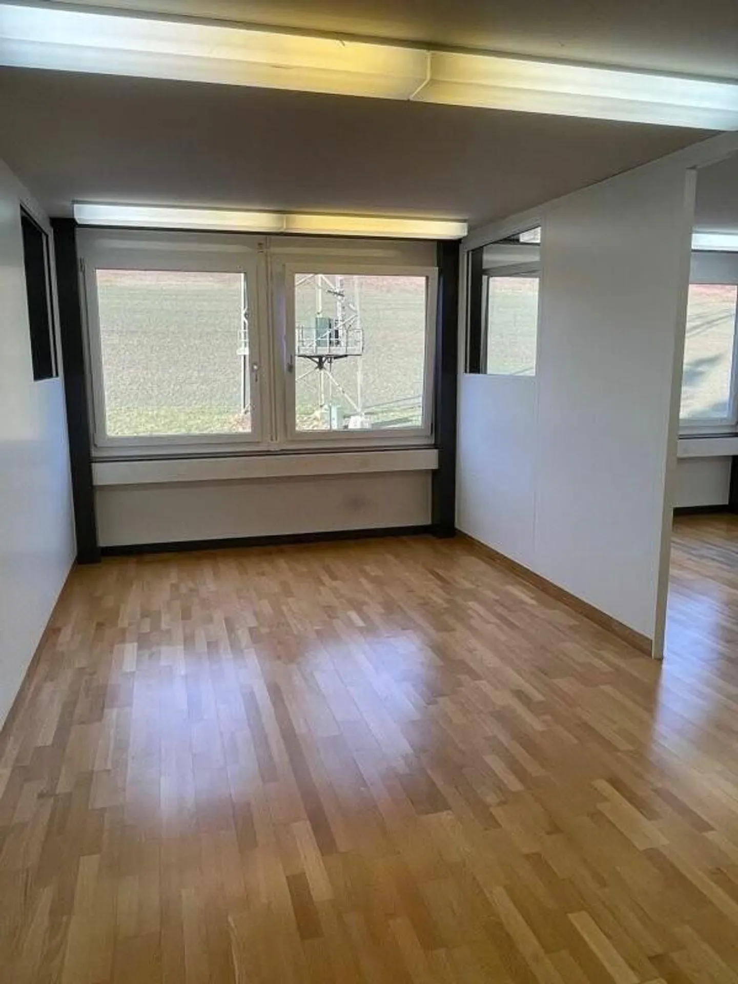 Bureaux agrandis et divisés - Photo 6 sur 8
