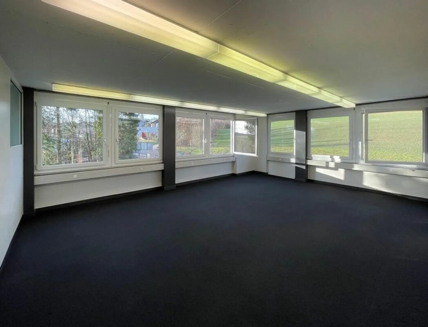Bureaux agrandis et divisés - Photo 7 sur 8
