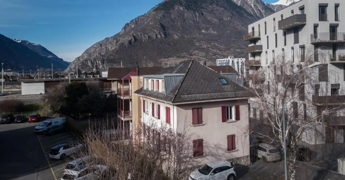 Immeuble de rendement: 3 appartements loués - Photo 3 sur 13