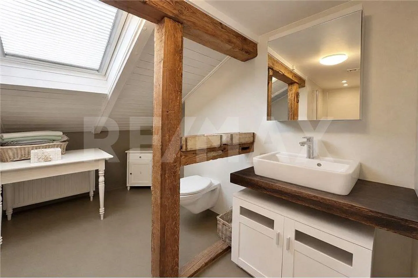 Charmante maison trifamiliale avec histoire - entièrement louée et plus... - Photo 12 sur 13
