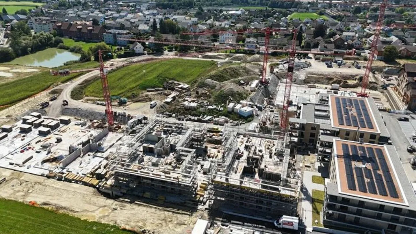 Hochwertige 3.5-Zi.-Wohnung mit grossem Gartenanteil (C 0.3) - Foto 2 von 12