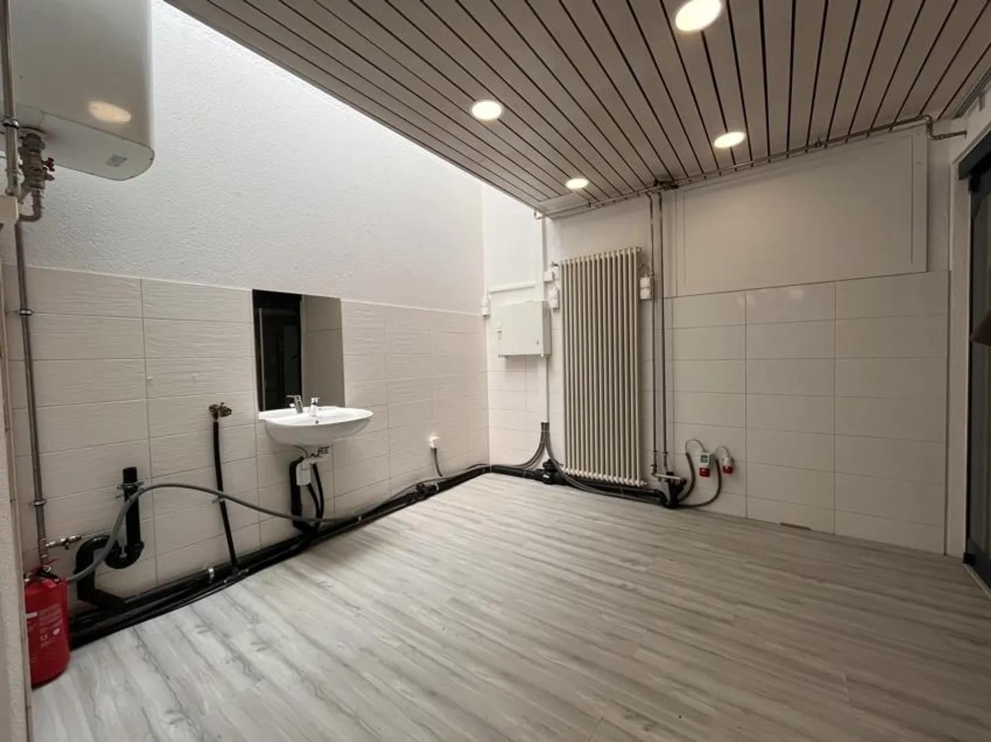 Retail space at Rathausquai directly on the Aare - Photo 4 of 10