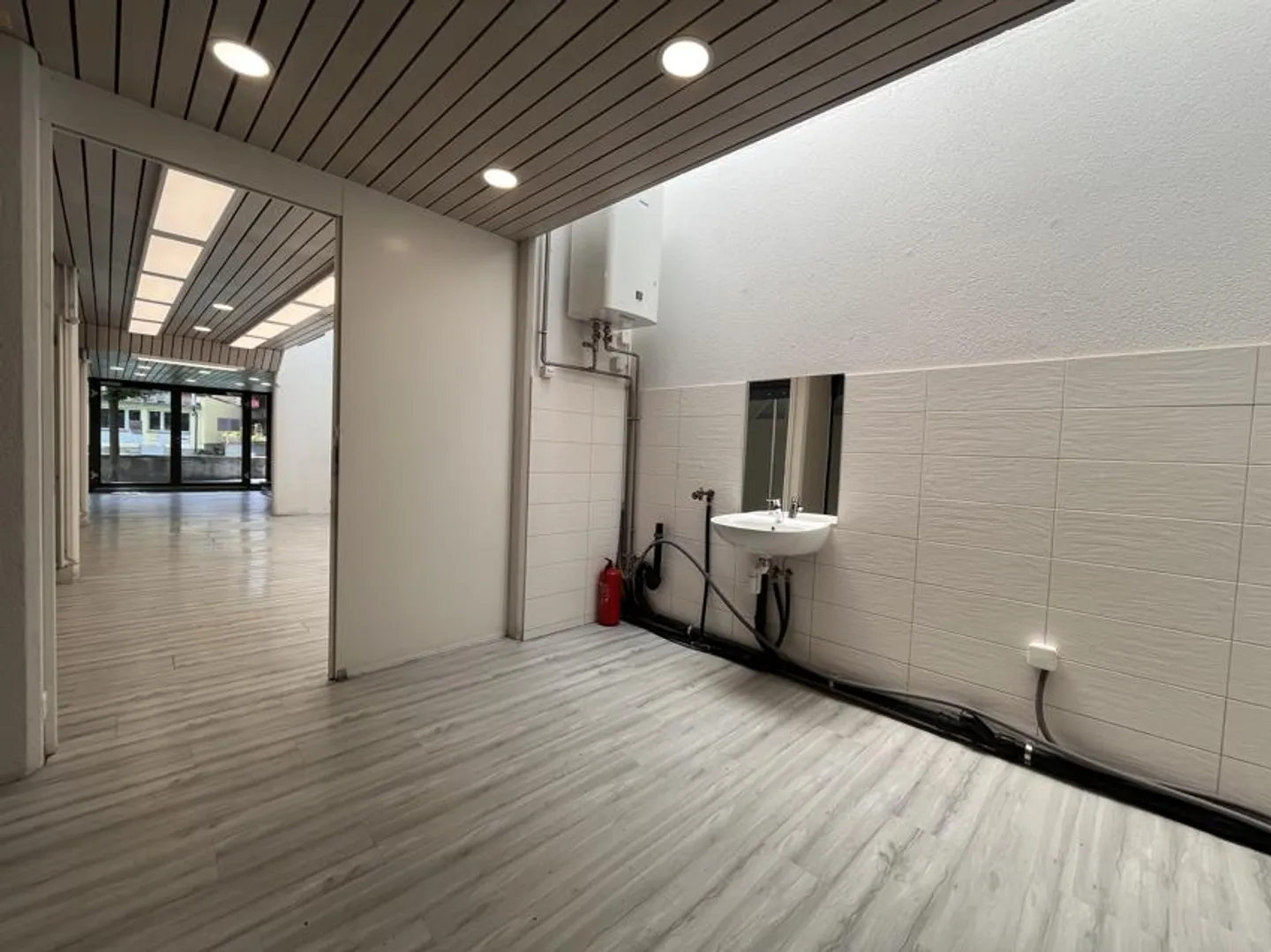 Retail space at Rathausquai directly on the Aare - Photo 5 of 10