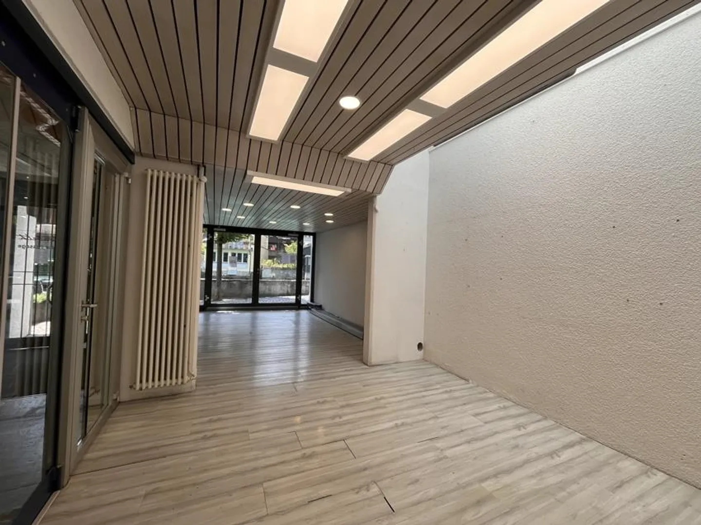 Retail space at Rathausquai directly on the Aare - Photo 6 of 10