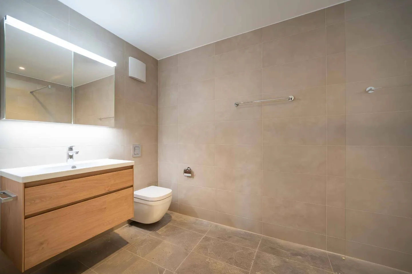 Appartement Moderne avec Balcon - Photo 6 sur 8