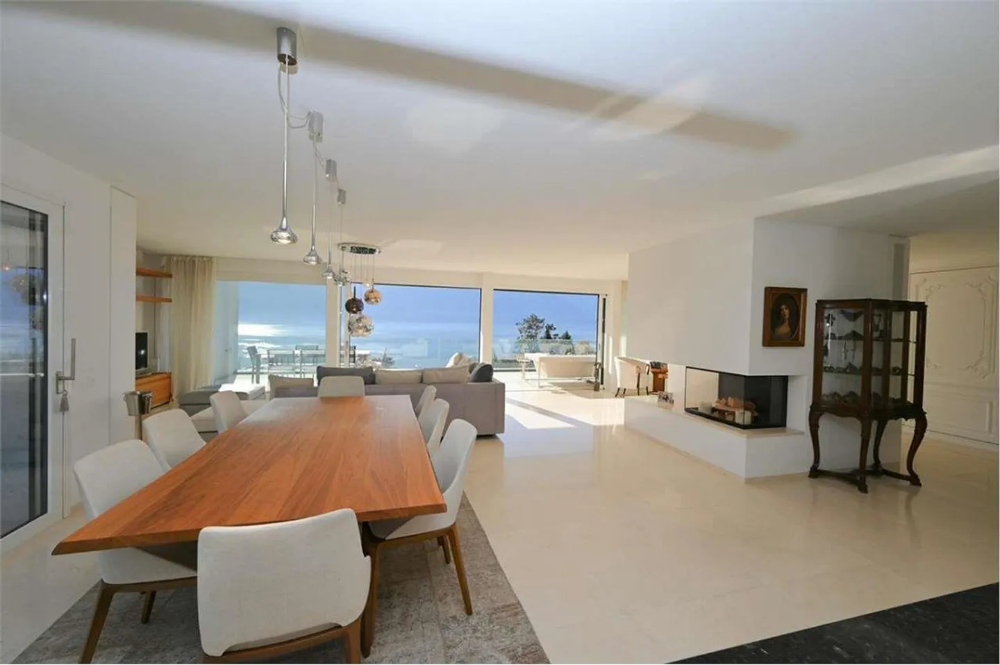 Beautiful 6.5-Room Penthouse with Lake View in Minusio - Photo 2 of 6