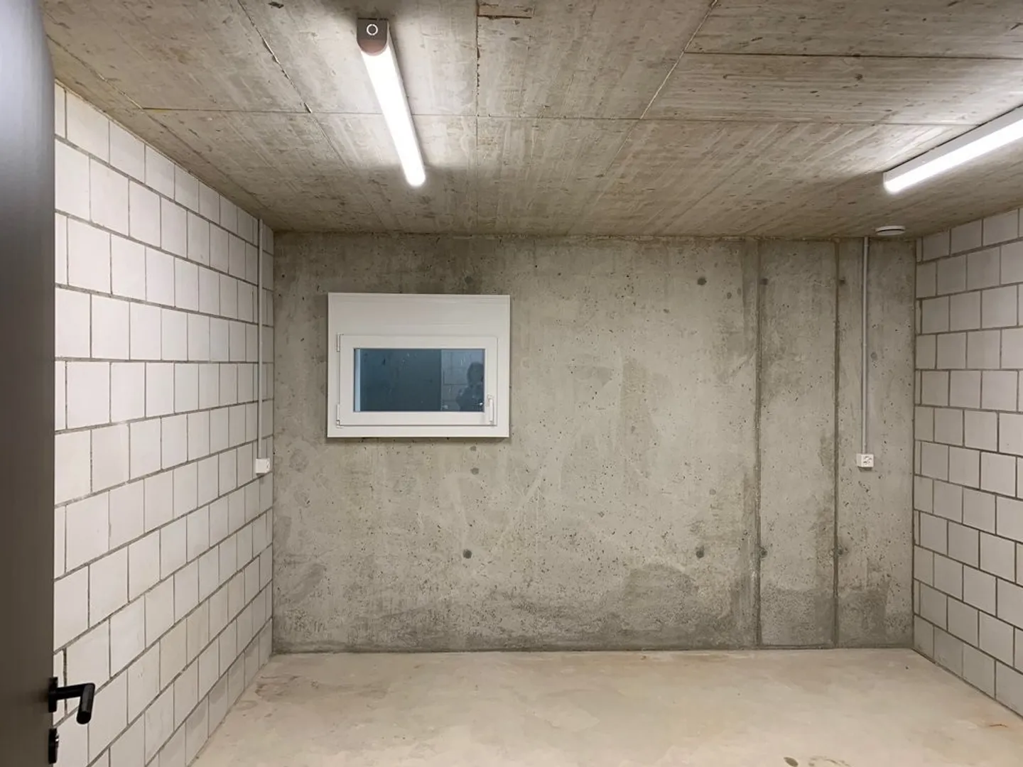 Flexible Space for Creative Projects - Photo 3 of 4