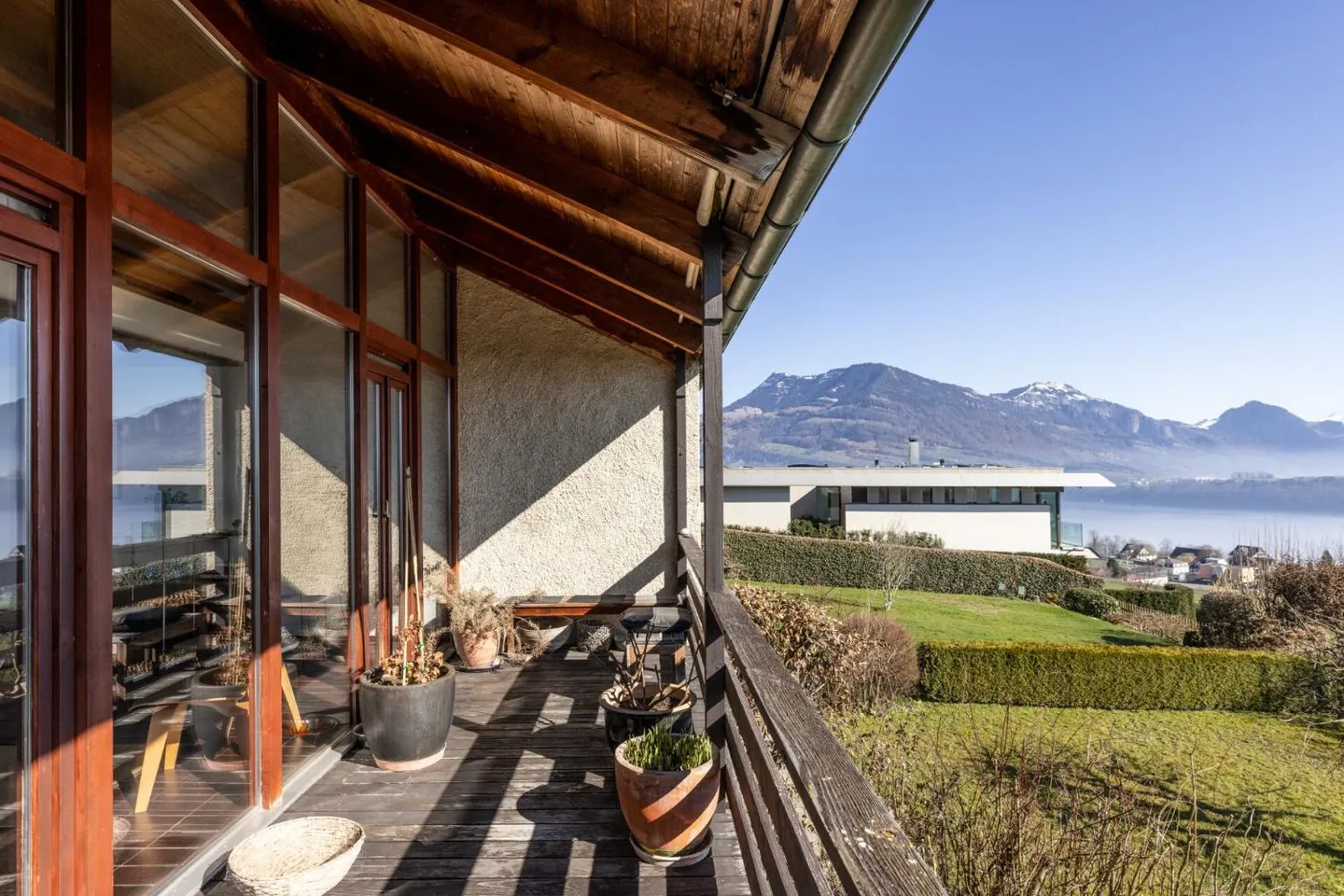 Maison Charmante avec Vue sur le Lac - Photo 2 sur 7