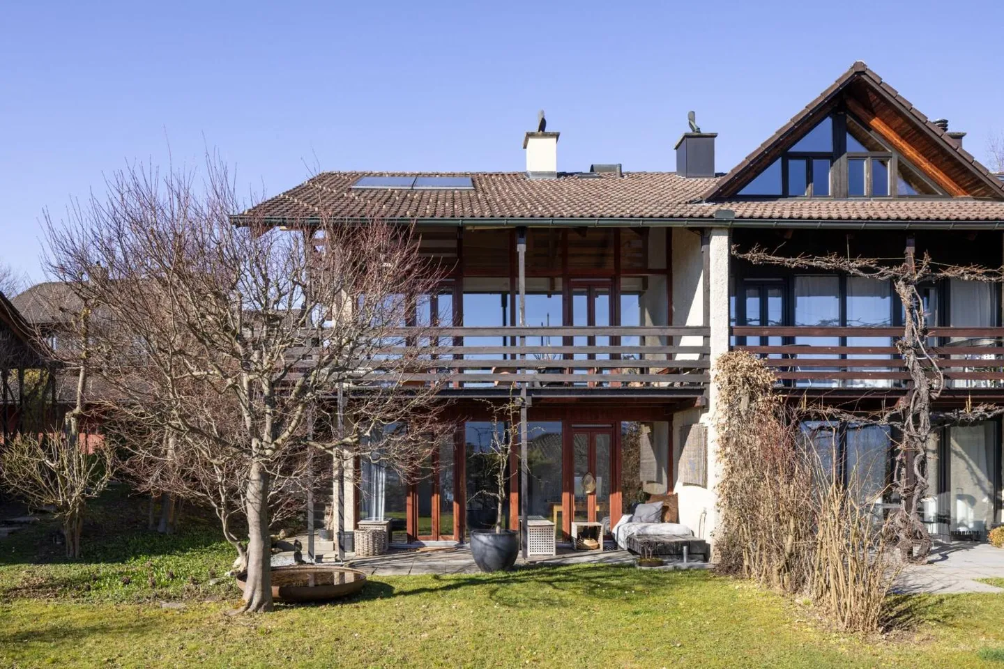 Maison Charmante avec Vue sur le Lac - Photo 3 sur 7