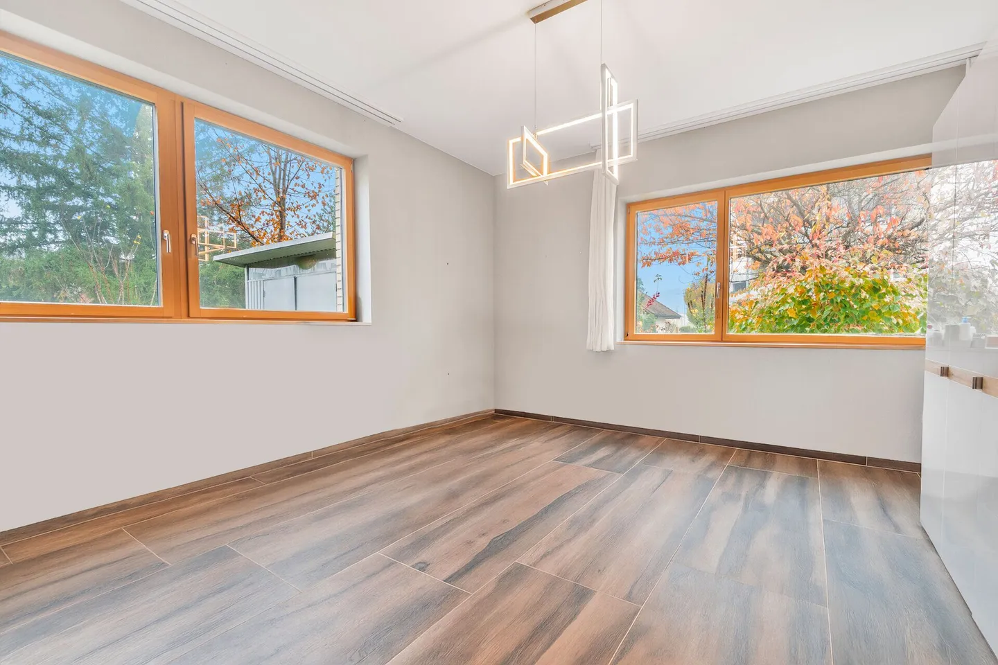 Central House - 8.5 Room Single-Family Home in the Heart of Bremgarten - Photo 6 of 14