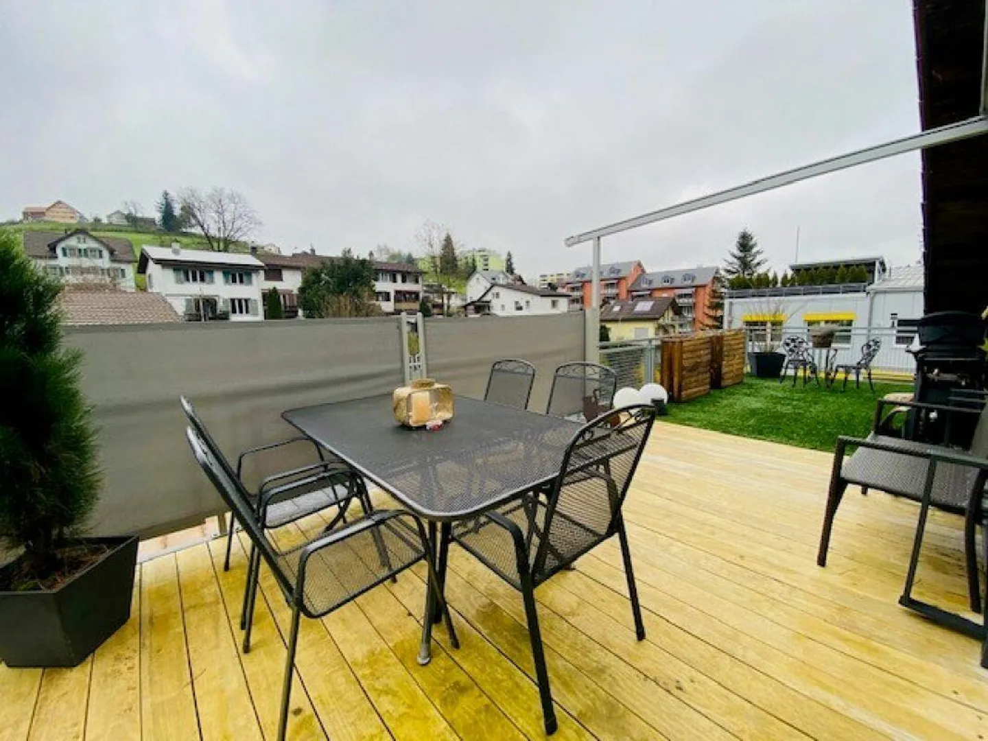 Spacious 3.5-room penthouse apartment - Photo 8 of 11