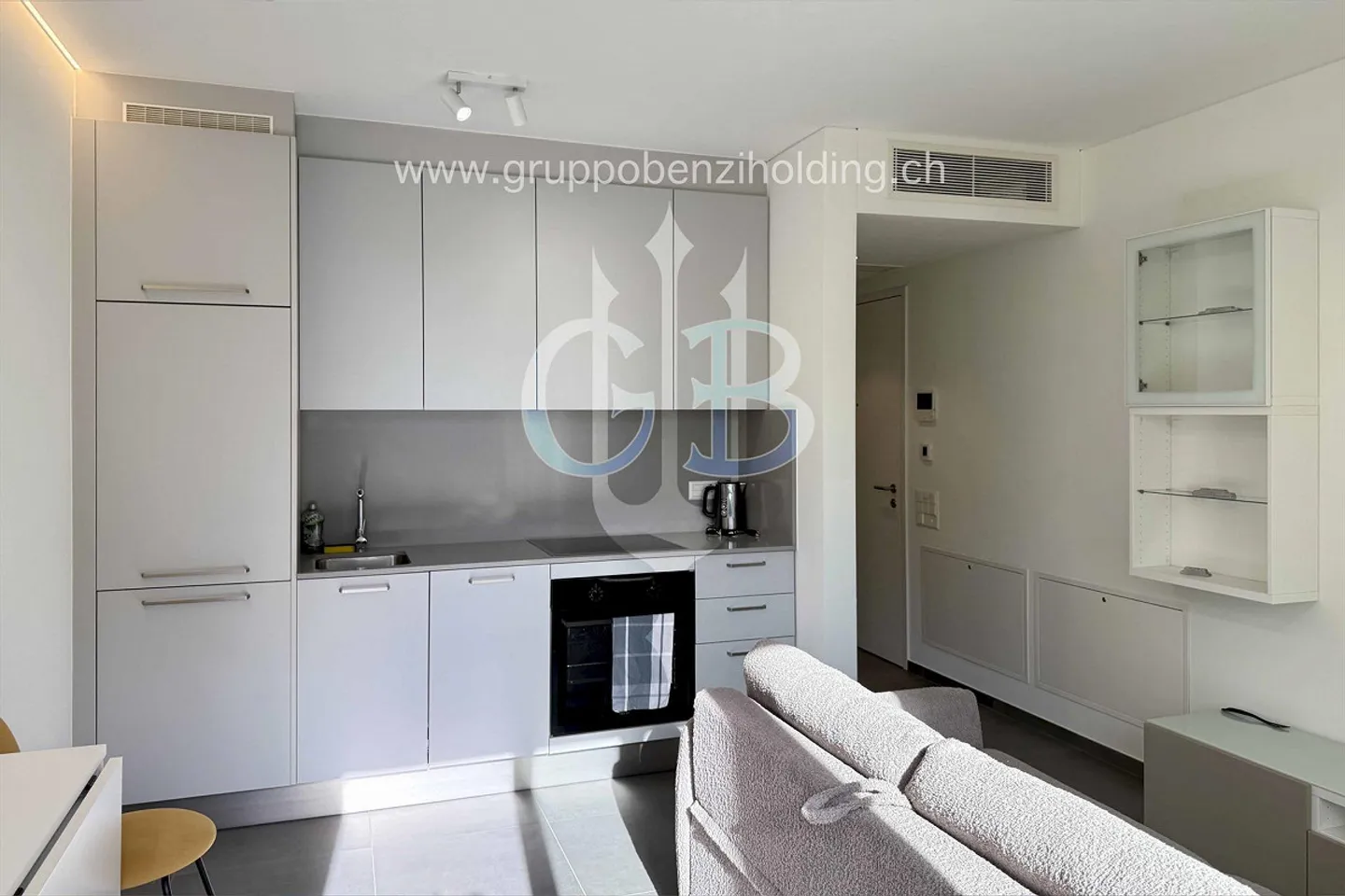 Modern Apartment with Garden - Photo 7 of 14