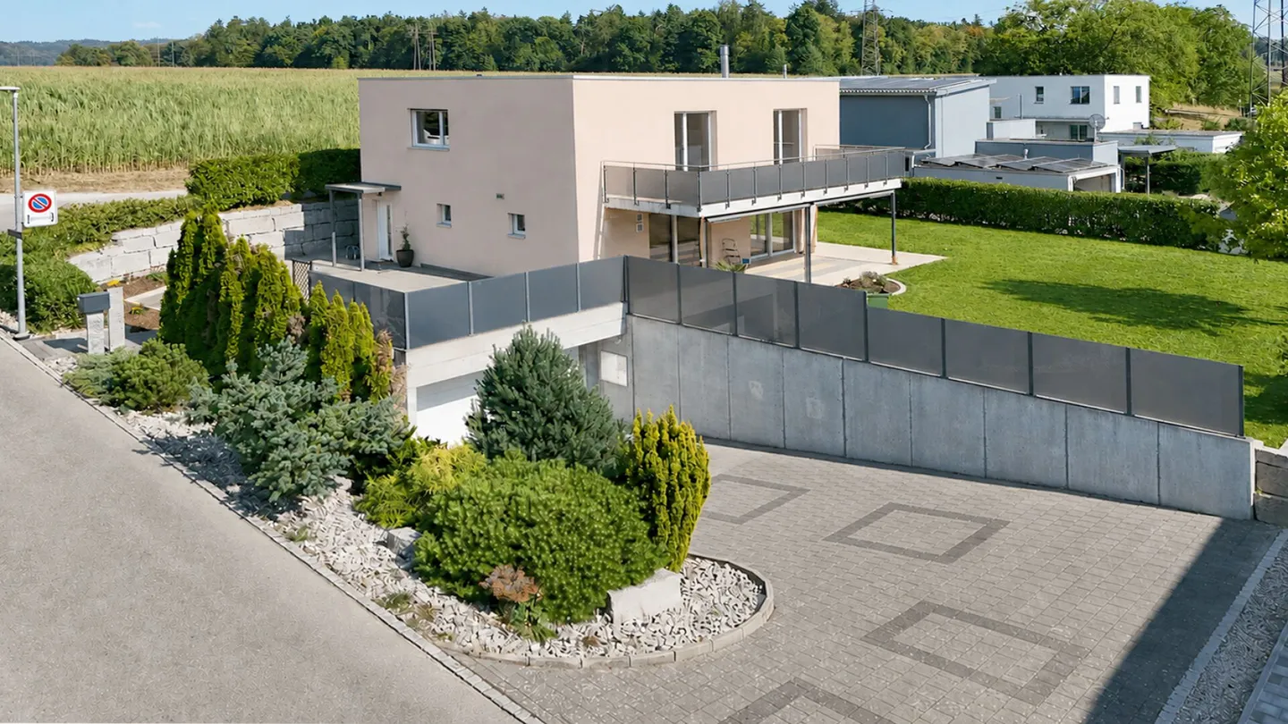 For Sale: Single-Family Home with Large Plot - Photo 1 of 1