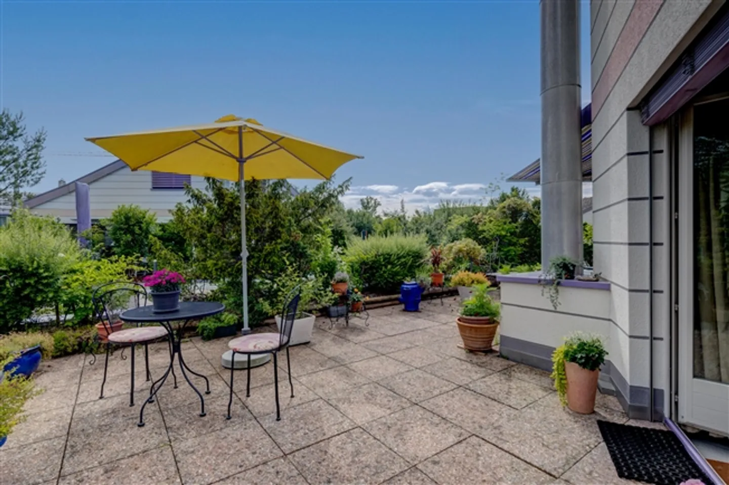 Welcome to this beautiful 5.5-room maisonette apartment in Matran - Photo 4 of 14