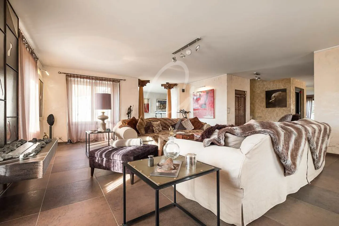 12-Zimmer-Haus - Foto 3 von 13