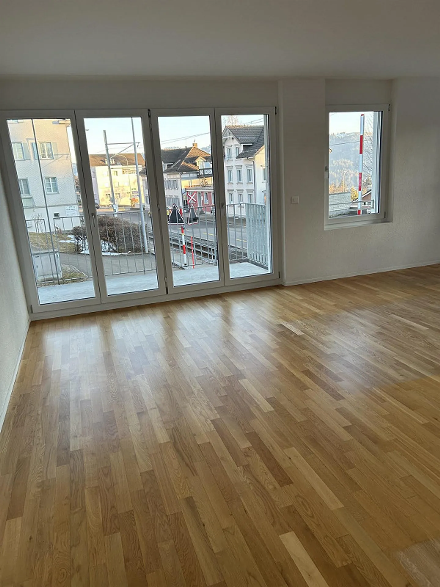 Spacious, bright 2.5 room apartment with balcony - Photo 7 of 11