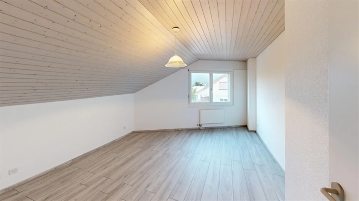 Welcome to this beautiful 5.5-room maisonette apartment in Matran - Photo 10 of 14