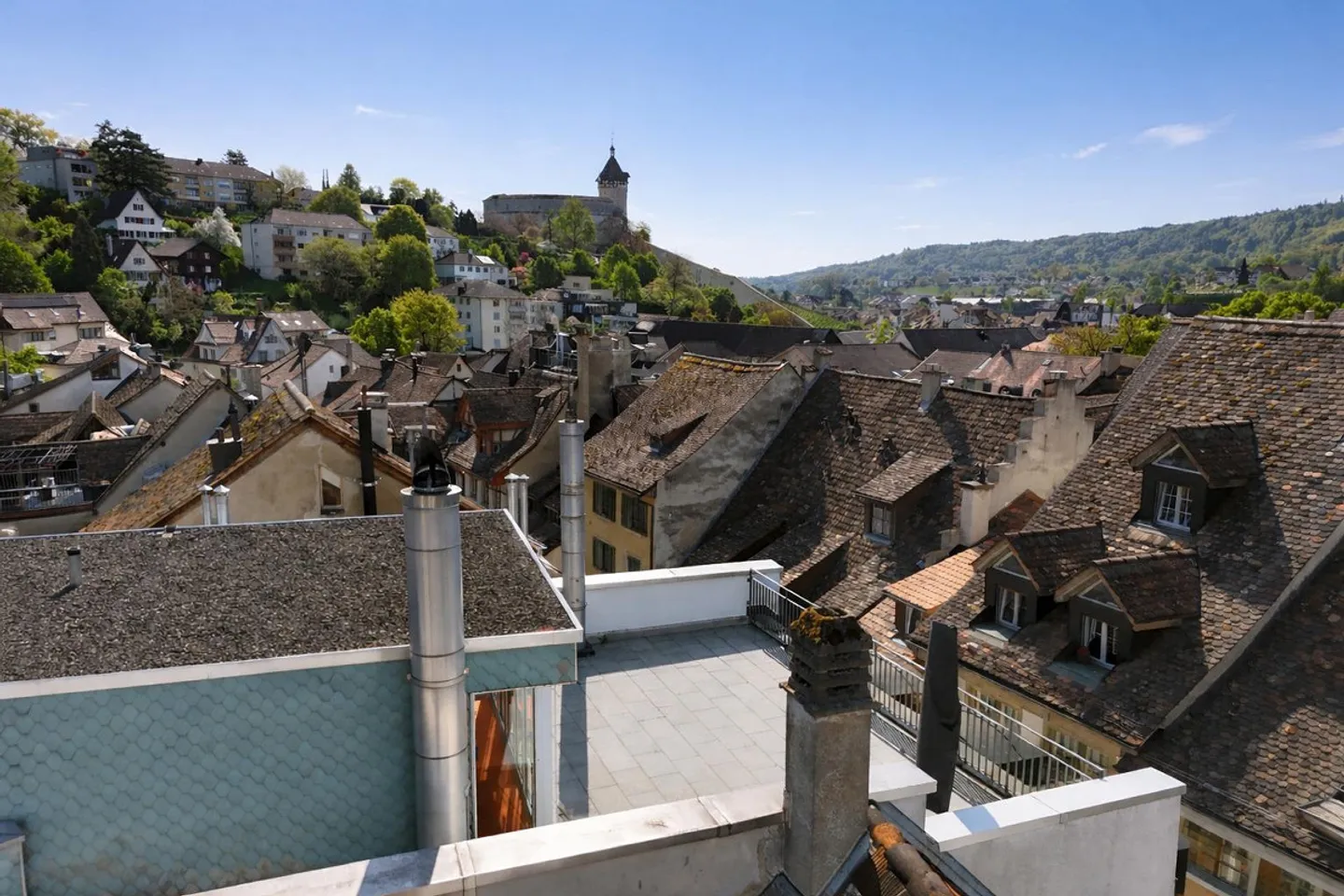 Stilvolle Attika-Maisonette mit Munotblick - Foto 2 von 12