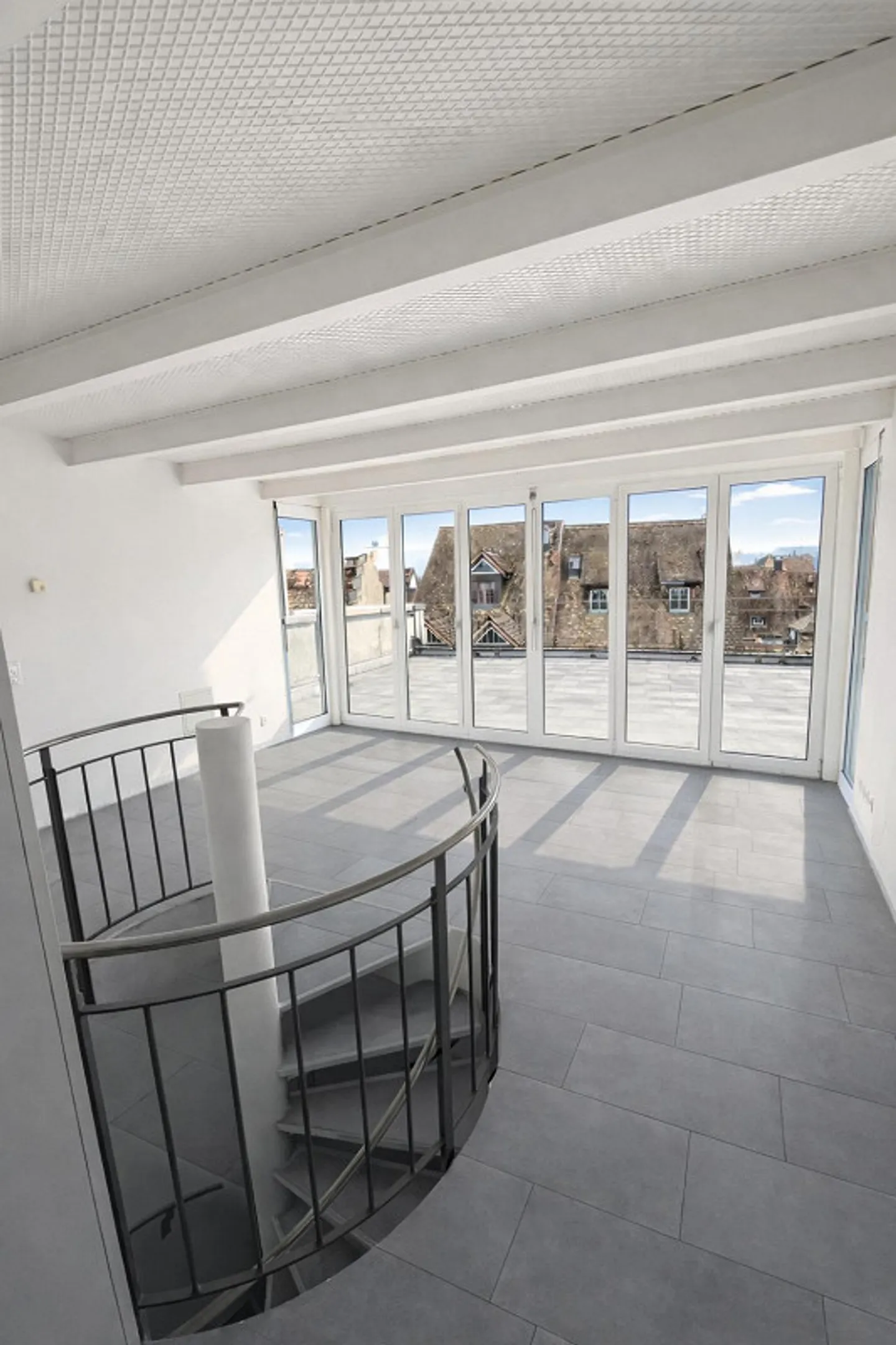 Stilvolle Attika-Maisonette mit Munotblick - Foto 5 von 12
